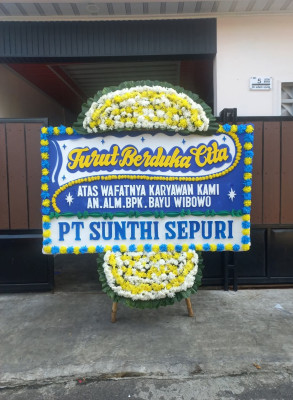 Papan Bunga Duka di Tanjung Laut