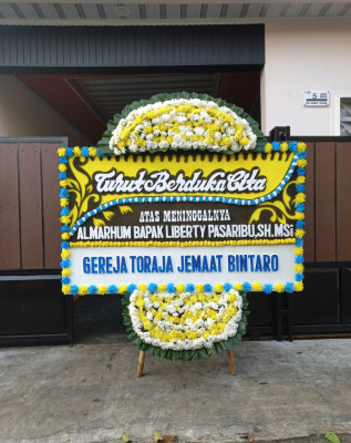 Papan Bunga Duka di Tanjung Laut