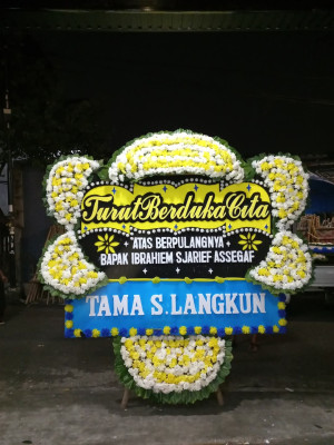 Papan Bunga Duka di Tanjung Laut