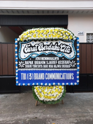 Papan Bunga Duka di Tanjung Laut